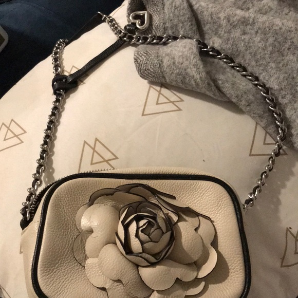 Handbag - Picture 1 of 4